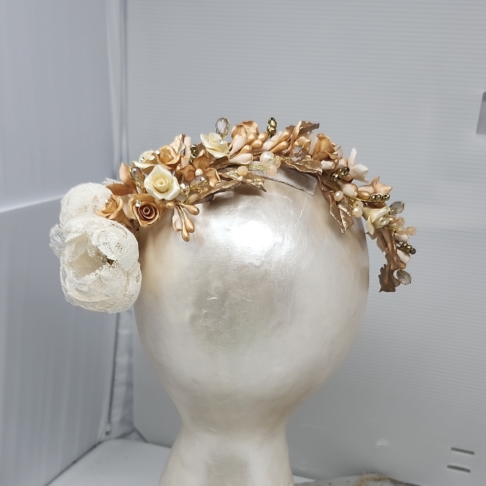 Cream and Gold Floral Hair Accessory with Metallic Shine